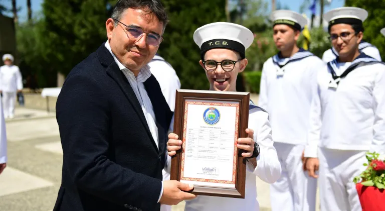 Muğla'da engelli gençler bir günlüğüne bahriyeli oldu