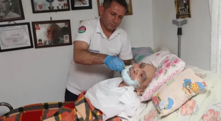 Muğla’da Evde Bakım Hizmetiyle Bayramda Mutluluk Evlerde Yaşandı






