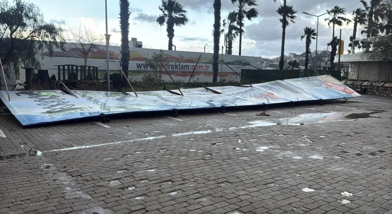 Muğla'da fırtına günlük yaşamı olumsuz etkiliyor