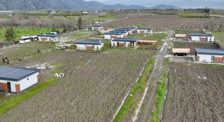 Muğla'da imara aykırı yapılar yıkılıyor