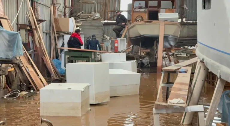 Muğla'da kuvvetli yağış nedeniyle sel ve su taşkınları yaşanıyor