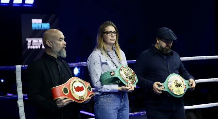 Muğla'da profesyonel boks gecesi düzenlendi