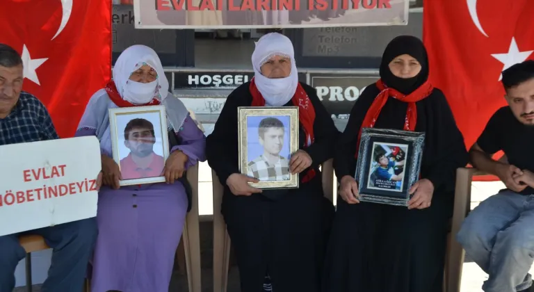 Muşlu aileler DEM Parti önündeki eylemlerini sürdürdü