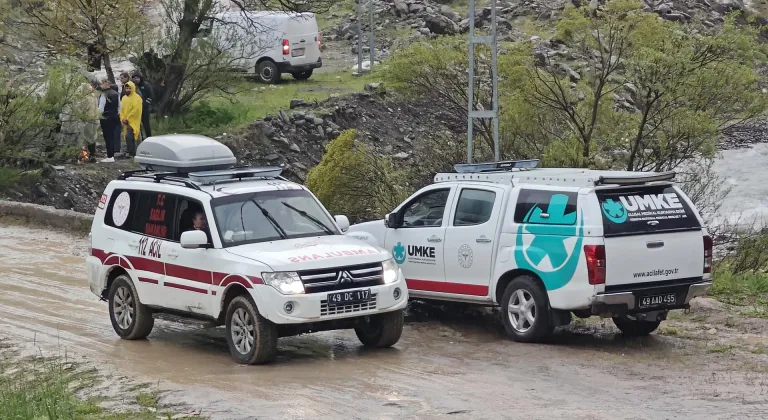 Muş'ta dereye düşen kadını arama çalışmaları sürüyor