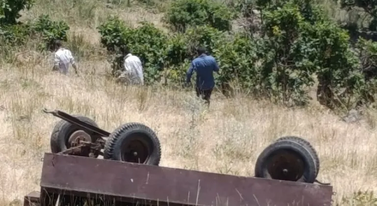 Muş'ta devrilen traktörün römorkundaki 1 kişi öldü, 23 kişi yaralandı