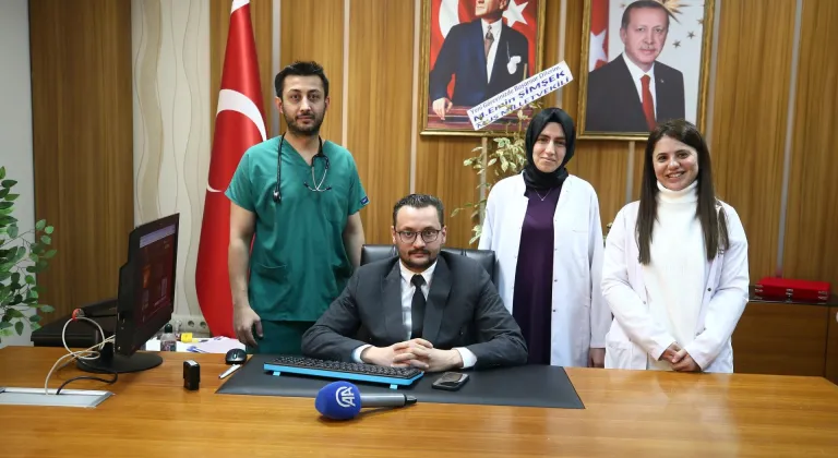 Muş'ta doktorlar, AA'nın "Yılın Kareleri" oylamasına katıldı