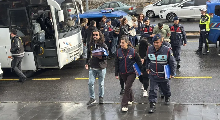 Nevşehir merkezli 9 ildeki fuhuş operasyonunda yakalanan 11 zanlı tutuklandı