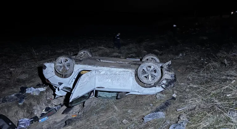 Nevşehir'de şarampole devrilen otomobildeki 4 kişi yaralandı