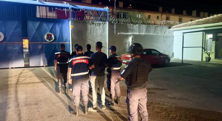 Nevşehir'de tarladan güneş enerji paneli çaldıkları iddiasıyla 3 zanlı tutuklandı