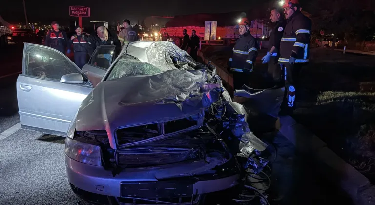 Nevşehir'de tıra çarpan otomobildeki 2 kişi öldü