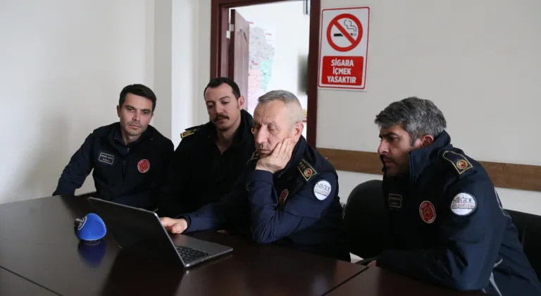 Niğde Belediyesi İtfaiye Müdürlüğü personeli, AA'nın "Yılın Kareleri" oylamasına katıldı