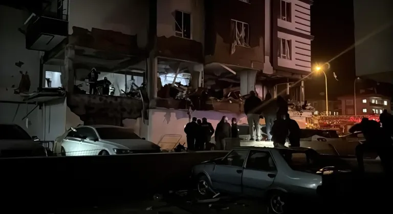 Niğde'de bir apartmandaki doğal gaz patlamasında 12 kişi yaralandı