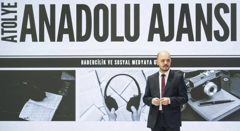 Öğretmenlerden AA İstanbul Uluslararası Haber Merkezine ziyaret