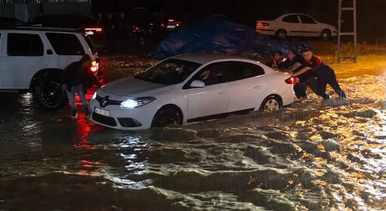 Ordu'da yağış sonucu ırmakta mahsur kalan kişi kurtarıldı