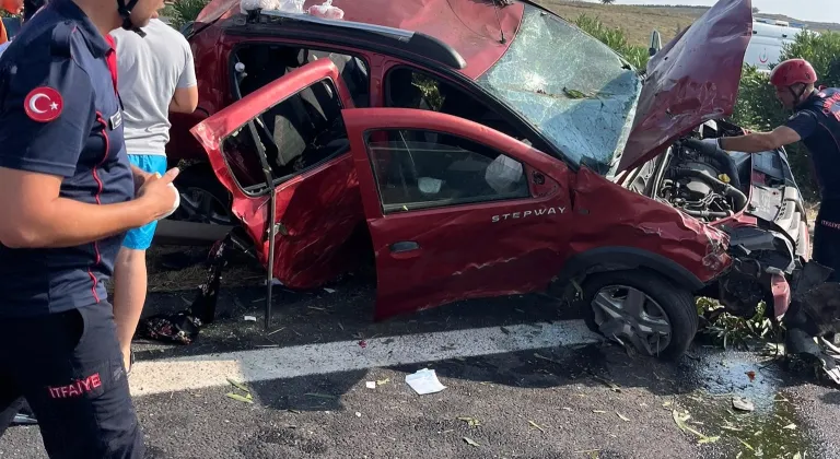 Osmaniye'de bariyere çarpan otomobildeki 5 kişi yaralandı