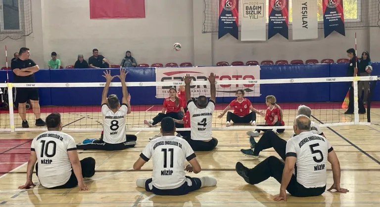 Oturarak voleybolda 1. Lig ve Süper Lig terfi müsabakaları Bolu'da devam ediyor