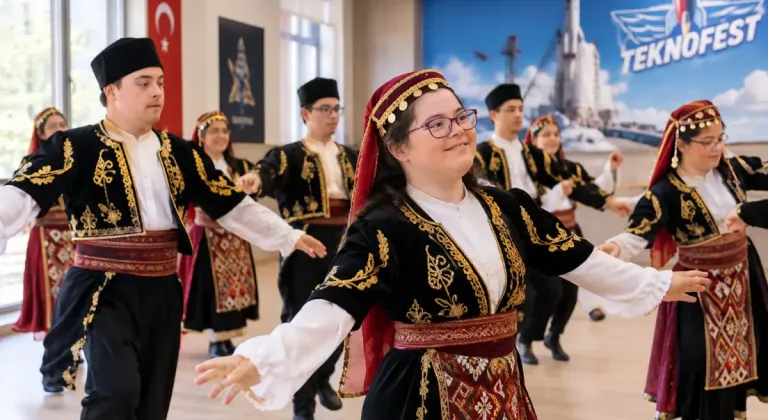 Özel bireylerin halk oyunları gösterisi TEKNOFEST’te