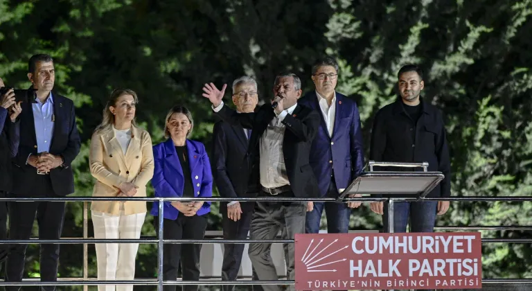 Özgür Özel, CHP Genel Merkezi önündeki mitingde konuştu: