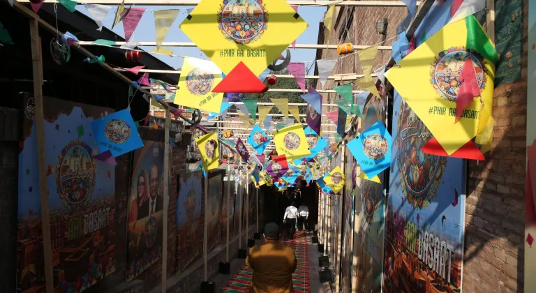 Pakistan'ın Lahor kentinde Basant Uçurtma Festivali 25 yıl sonra yeniden başladı