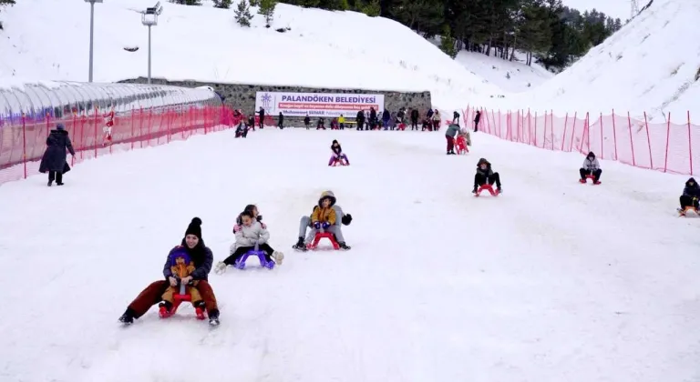 Palandöken Kent Ormanı'ndaki kızak pisti, yarıyıl tatilinde 25 bini aşkın misafiri ağırladı