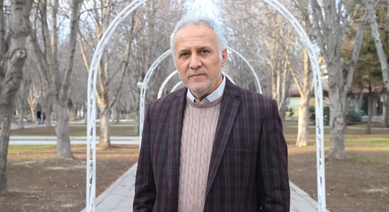 Pet şişeyi açamayan da çatalın tabakta çıkardığı sesten rahatsız olan da şikayet etti