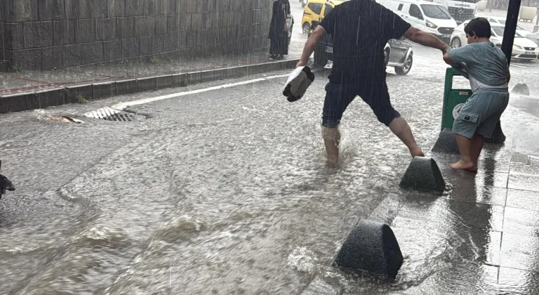 Rize'de sağanak etkili oldu