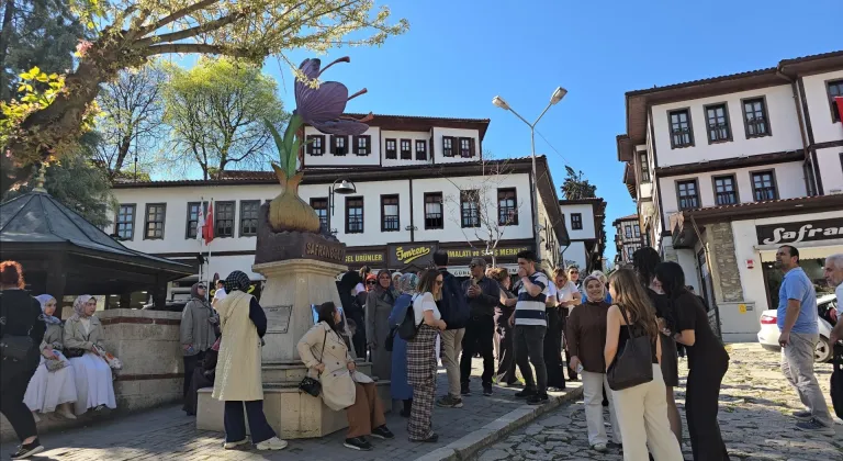 Safranbolu'da hafta sonu ziyaretçi yoğunluğu yaşanıyor