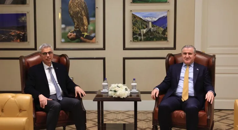 Sağlık Bakanı Memişoğlu, Gençlik ve Spor Bakanı Bak ile görüştü