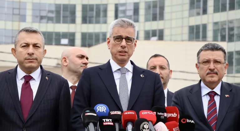 Sağlık Bakanı Memişoğlu, Trabzon Şehir Hastanesi inşaatında incelemelerde bulundu: