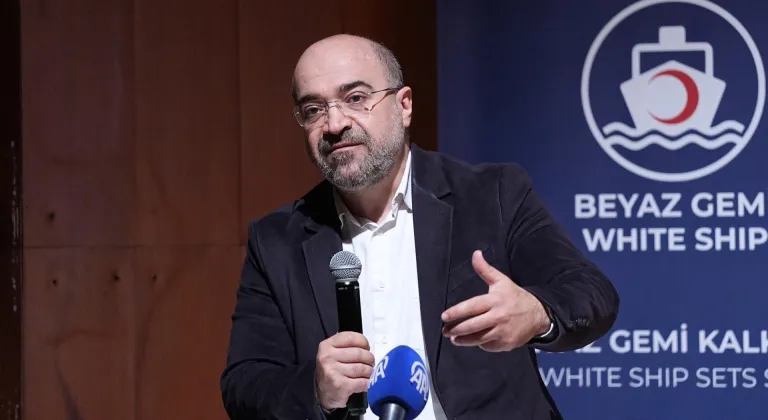 Sağlık çalışanlarını Gazze'ye götürecek "Beyaz Gemi" İstanbul'da düzenlenen toplantıyla tanıtıldı