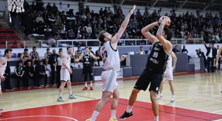 Sakarya Büyükşehir Basketbol, Ankara Deplasmanında Liderle Kritik Karşılaşmaya Çıkıyor