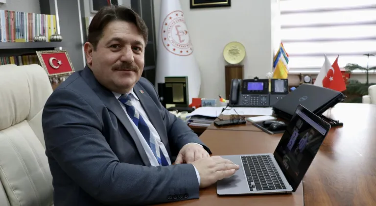 Sakarya İl Milli Eğitim Müdürü Bakırtaş, AA'nın "Yılın Kareleri" oylamasına katıldı