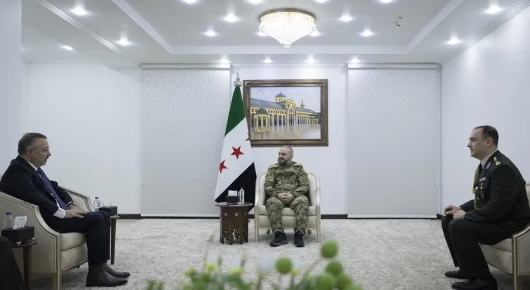 Şam Büyükelçisi Yılmaz, Suriye Savunma Bakanı Ebu Kasra ile görüştü