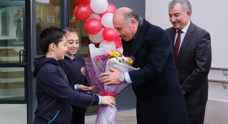 Samsun ve çevre illerde öğrenciler karnelerini aldı