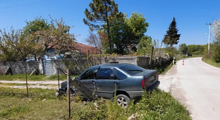 Samsun'da beton direğe çarpan otomobildeki 2 kişi yaralandı