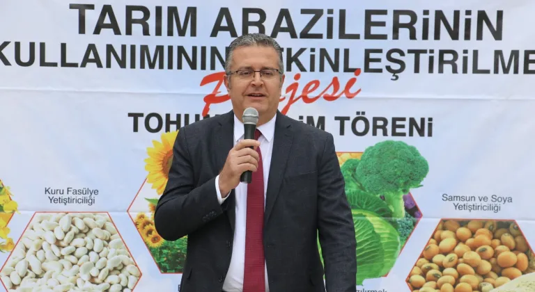 Samsun'da çiftçilere ayçiçeği, kuru fasulye ile kanola tohumu dağıtıldı