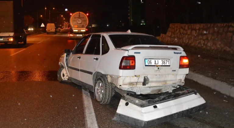 Samsun'da kaldırıma çarpan otomobildeki 2 kişi yaralandı