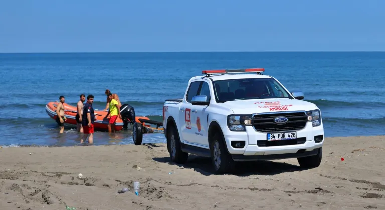 Samsun'da teknenin alabora olması sonucu kaybolan kişiyi arama çalışmaları sürüyor