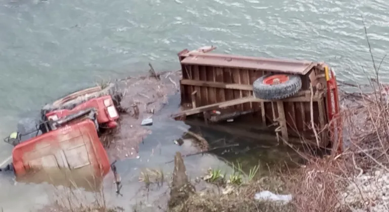 Samsun'da traktörün nehre devrilmesi sonucu 1 kişi öldü, 1 kişi yaralandı