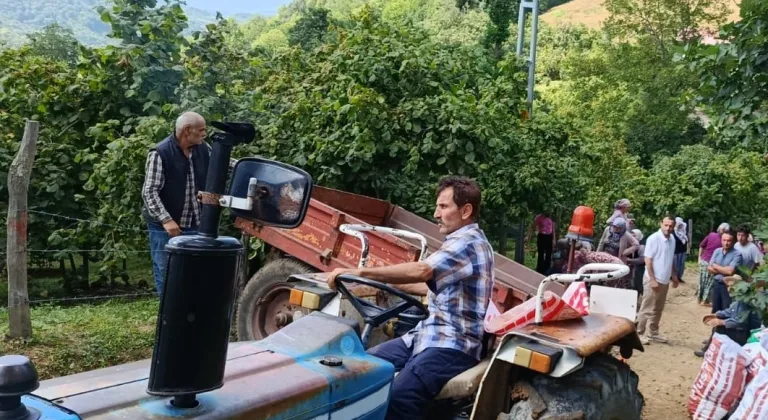 Samsun'da traktörün römorku devrildi, 6 kişi yaralandı