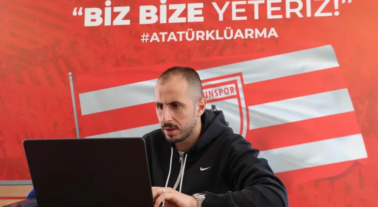 Samsunspor'un takım kaptanı Zeki Yavru, AA'nın "Yılın Kareleri" oylamasına katıldı