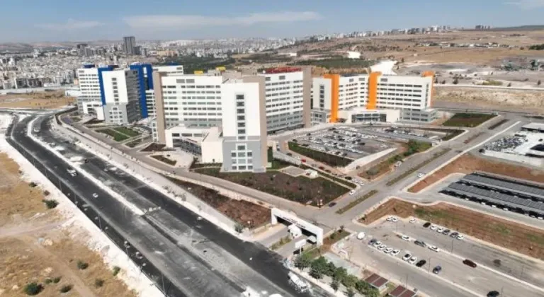 Şanlıurfa Büyükşehir, Şanlıurfa Şehir Hastanesi yolunda ulaşımı rahatlatıyor