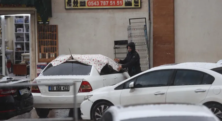 Şanlıurfa'da sağanak ve dolu etkili oldu