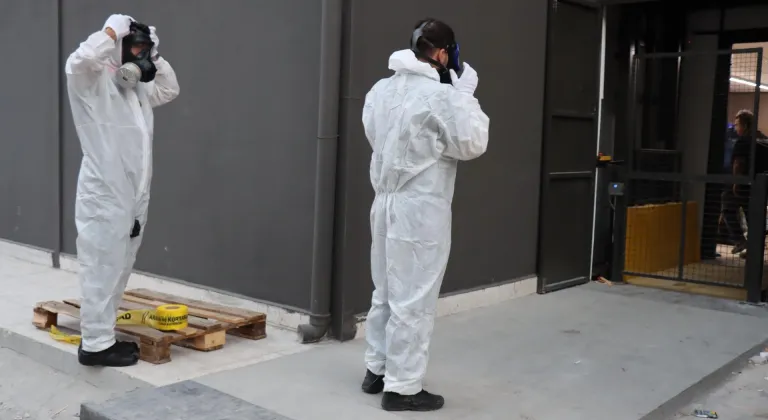 Şanlıurfa'da su giderine dökülen kimyasal maddenin patlaması sonucu 5 kişi yaralandı