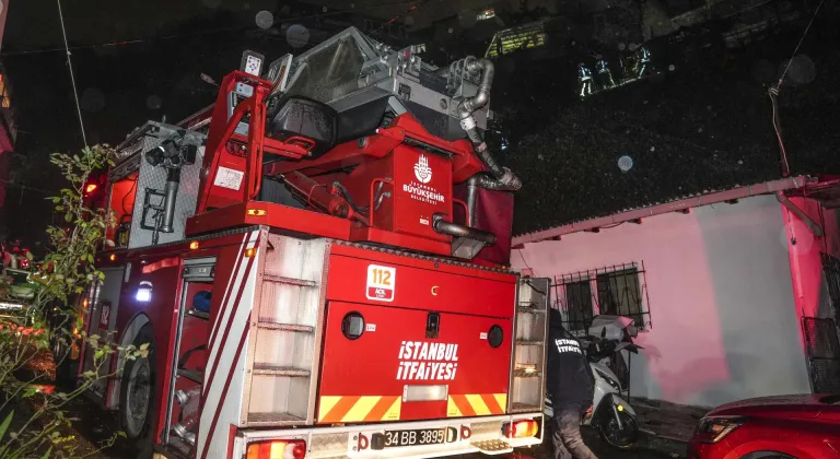 Sarıyer'de iki gecekonduda çıkan yangında 4 kişi yaralandı