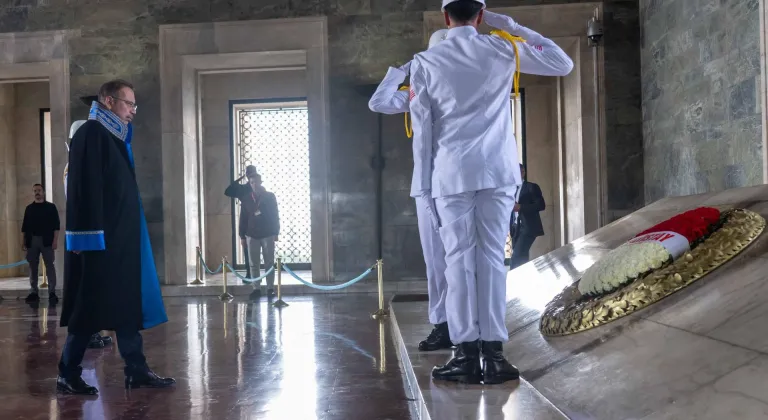 Sayıştay Başkanı Yener ve beraberindeki heyet Anıtkabir'i ziyaret etti