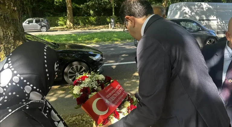 Şehit Türk diplomat Dursun Aksoy Brüksel'de anıldı