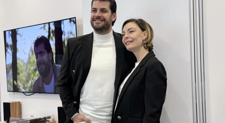 Sinan Güleryüz ve Özge Özder'in yeni şarkısı "Duymadın Feryadımı" müzikseverlerle buluştu