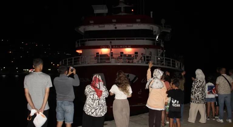 Sinop'ta balıkçılar "vira bismillah" diyerek denize açıldı