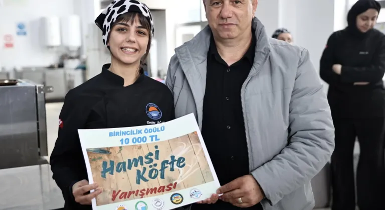 Sinop'ta geleceğin şefleri en lezzetli hamsi köftesini yapmak için yarıştı